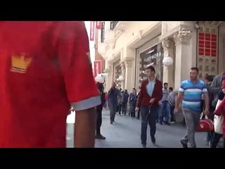 Polis eylemcileri yaka paça gözaltına aldı