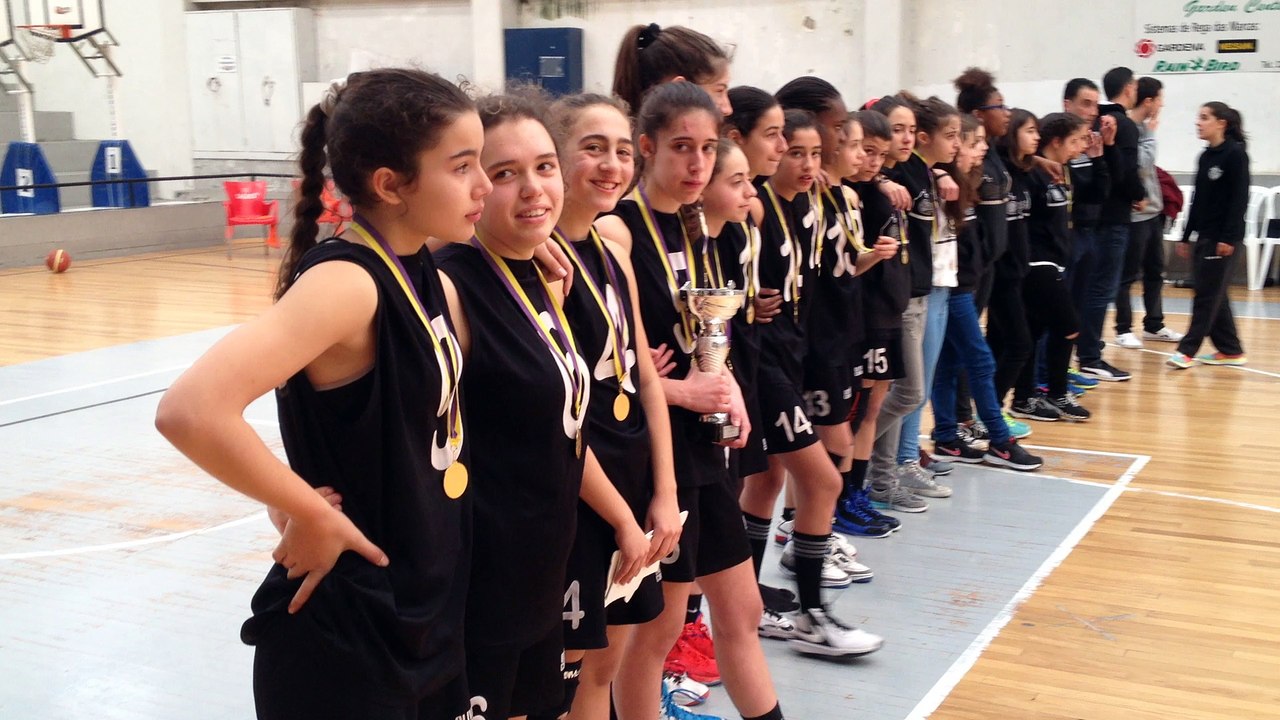 OLIVAIS COIMBRA campeã distrital de sub-14 femi...