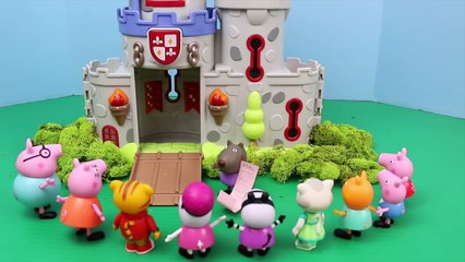 Peppa Pig Princess and The Pea ❤ Play-Doh Peppa Bed and Castle DisneyCarToys Sleepover Video