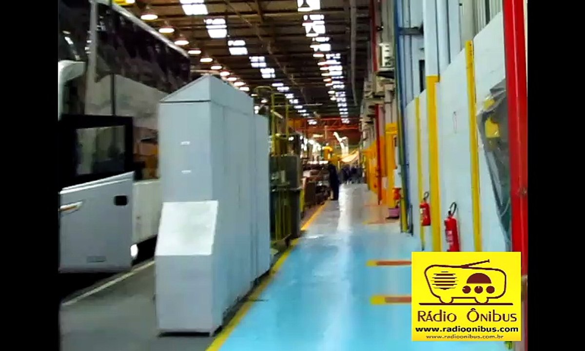 Rádio Ônibus na Marcopolo Carlos Henrique entrevista Marina Bueno