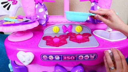 MINNIE MOUSE Sweet Surprises Play Kitchen + Play Doh Food Cooking & Flipping NEW Toddler Set
