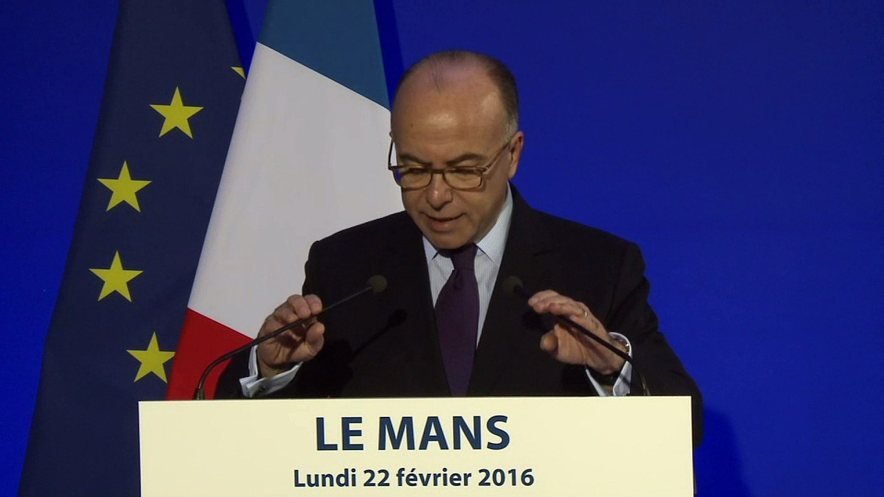 Cazeneuve: "326 mineurs isolés" à Calais et Grande-Synthe