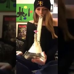 Awsome Smoking Girl