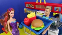 Frozen Elsa Mermaid Doll Eats at Mike The Mermans Barbie McDonalds DisneyCarToys Romie & SpongeBob