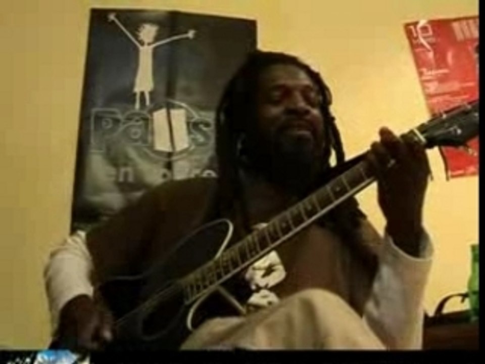 Le Petit Dernier (Timike) - Hit me baby one more time