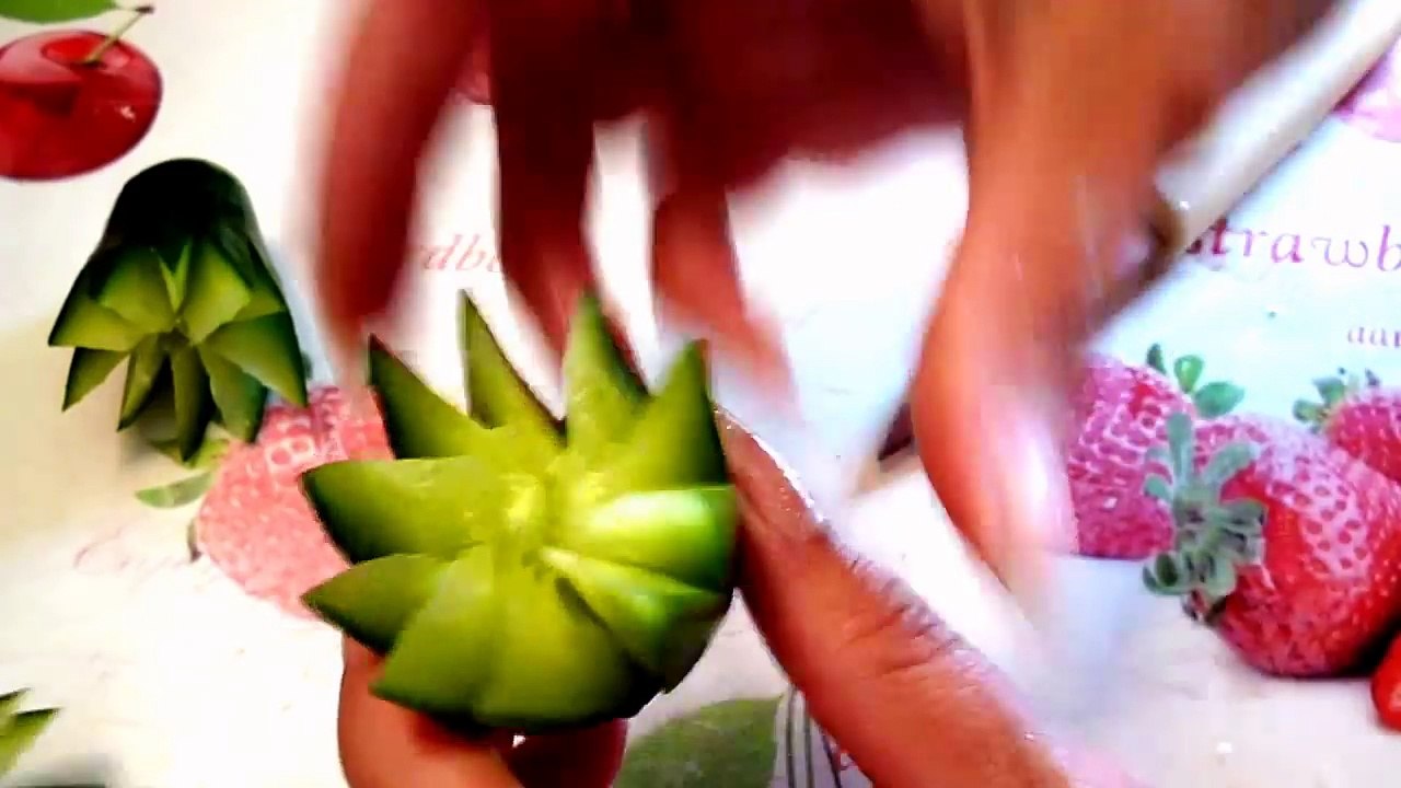 Цветы из редиса. Украшения из овощей. Flowers radish. Decoration of Vegetables.