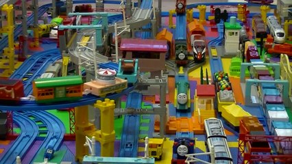 【Spielzeugeisenbahn】Thomas, die kleine Lokomotive - thomas und 12 Freunde (00427 de)