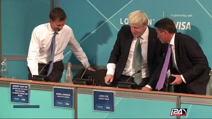 Jude Law soutient les migrants à Calais