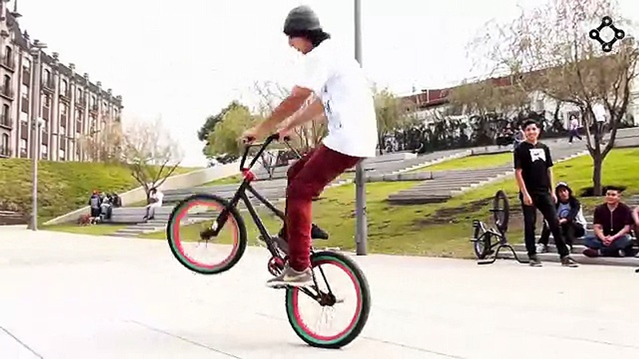 BMX Game of BIKE (RU LA BATALLA 2)