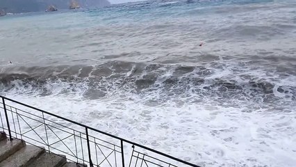 Россия Отдых В Крыму Гурзуф Большая Волна