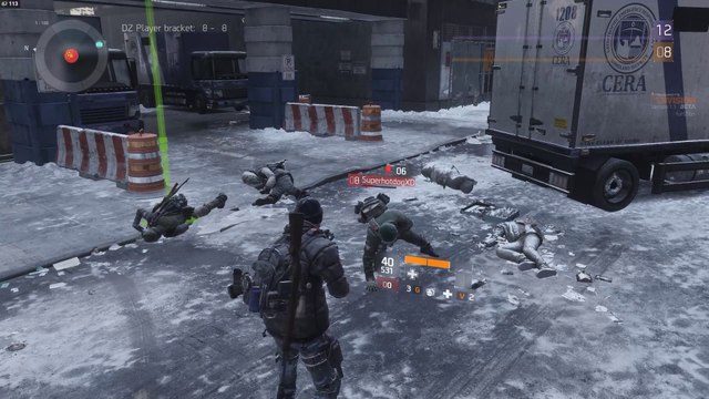 3 gamins essaient de prendre en embuscade un gamer aguerrit! Pas de chance...