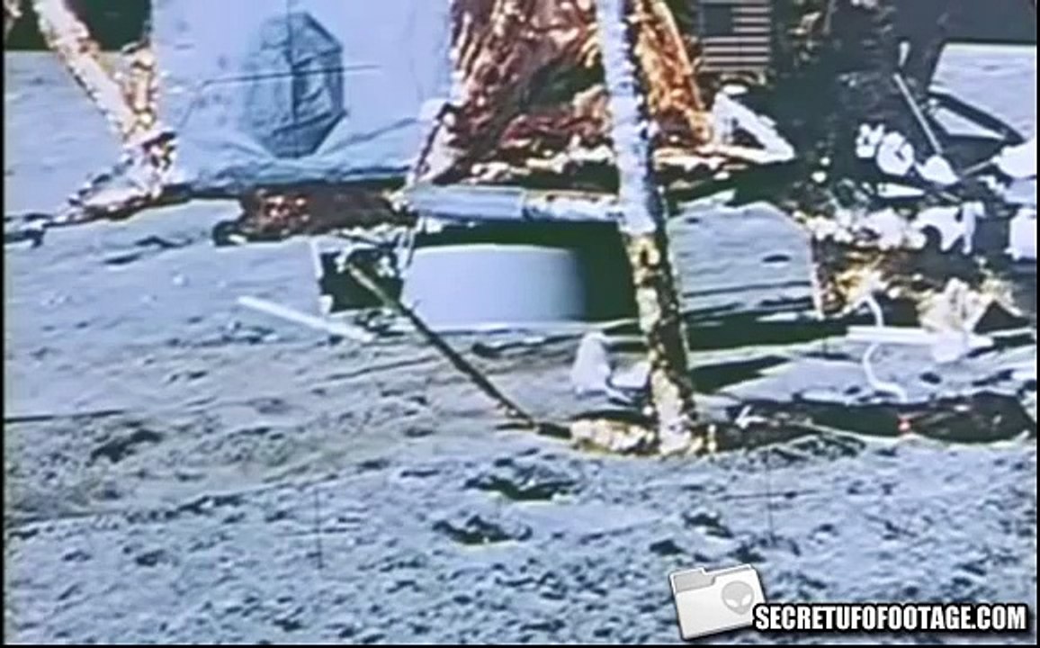 12/10/11 Nasas Fake Moon Set - Alien Coverup - UFOs