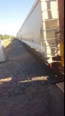 Un train frôle un bus scolaire