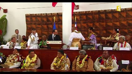 Wallis-et-Futuna : un accueil fleuri et guerrier pour François Hollande