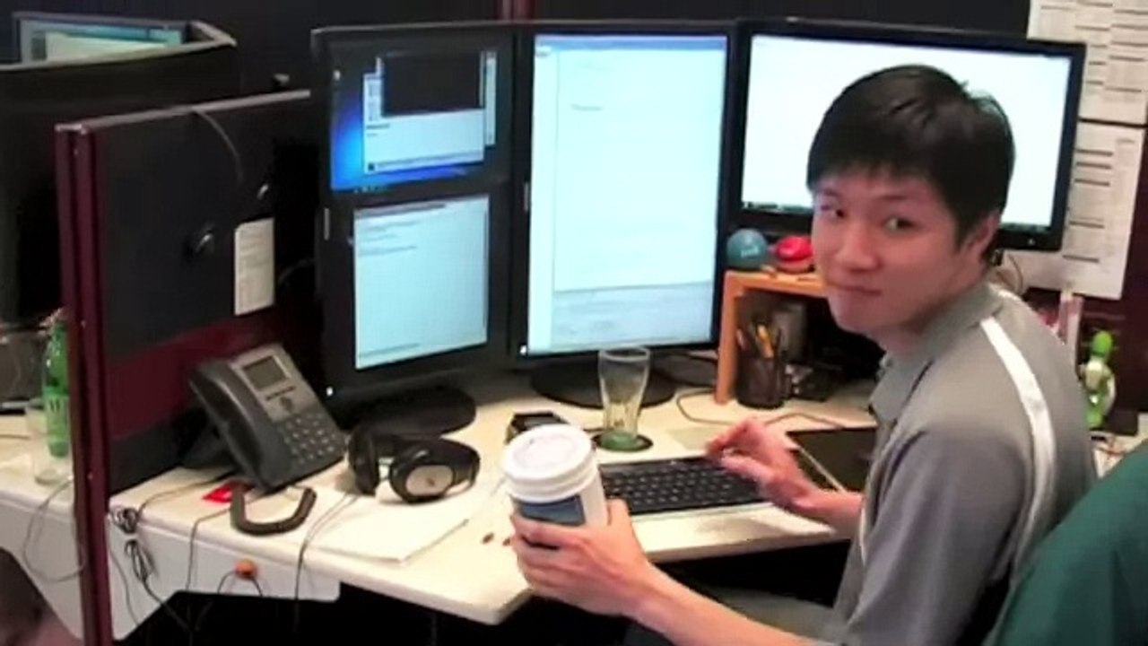 Magic tricks for dogs - Vanishing food!