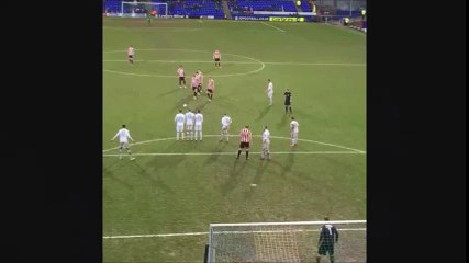 La pire combinaison sur coup franc de l'histoire ? (Cheltenham Town)