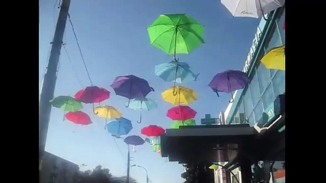 Уникальные кадры в моем городе! Зонтики под солнцем