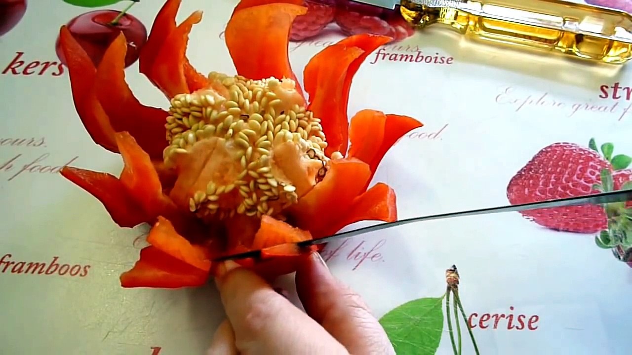 Цветы из сладкого перца. Украшения из овощей. Decoration Of Vegetables. Decoration of Pepper