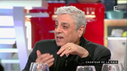 Enrico Macias, chanteur de la Paix - C à vous - 19/02/2016