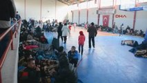 İzmir - Spor Salonu Mültecilere Tahsis Edildi, Amatör Sporcular Kumsalda Çalıştı