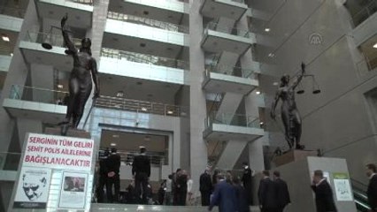 Çağlayan Adliyesi'nde Karakalem Sergisi