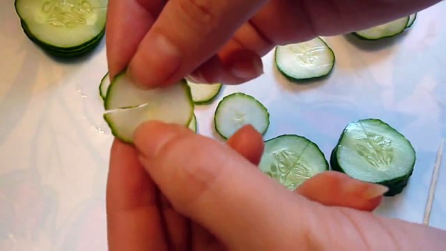 Украшения из огурца. Как красиво оформить стол. Бабочка и цветы из огурца. Decoration of vegetables