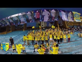 Cổ động viên tạo "siêu phẩm" trên sân Hàng Đẫy | T&T