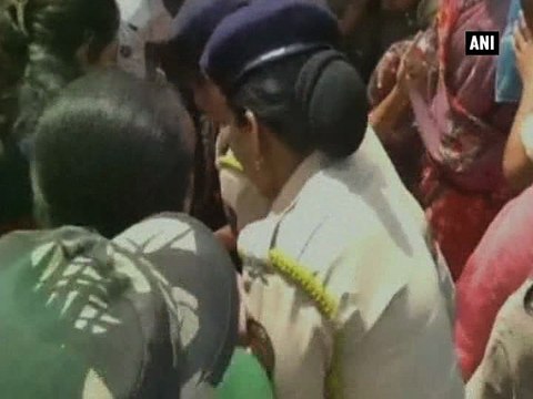Shani Shingnapur row: Police detain Trupti Desai in Ahmednagar