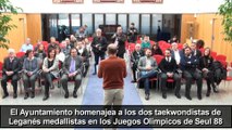 El Ayuntamiento homenajea a los dos medallistas olímpicos de Leganés