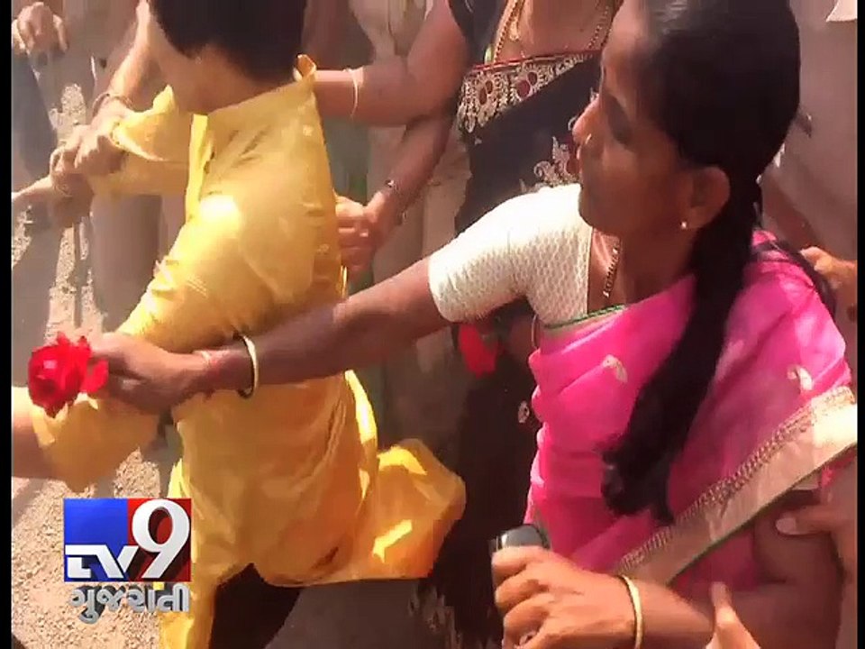 Shani temple row - Trupti Desai detained by police on her way to the temple - Tv9 Gujarati