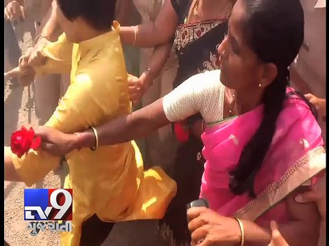 Shani temple row - Trupti Desai detained by police on her way to the temple - Tv9 Gujarati