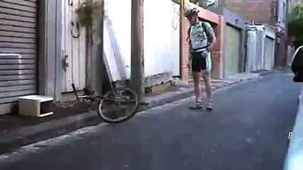 FUNNY VIDEO BEST 2016 The smallest bicycle in the world - Sepeda terkecil di dunia - LUCU