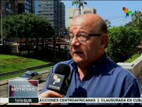 Peruanos critican a políticos que cambian de partido en elecciones