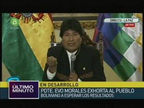 Llama Evo Morales a esperar resultado final de referendo en Bolivia