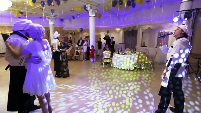 ШОУ ПОЮЩИЕ ПОВАРА - ЛУЧШЕЕ ПРИКОЛЬНОЕ ПОЗДРАВЛЕНИЕ НА ПРАЗДНИК