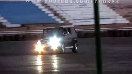 Экстримальное вождение внедорожник Гелендваген ставят на два колеса !