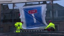 Greenpeace bloquea en Bruselas las negociaciones del TTIP