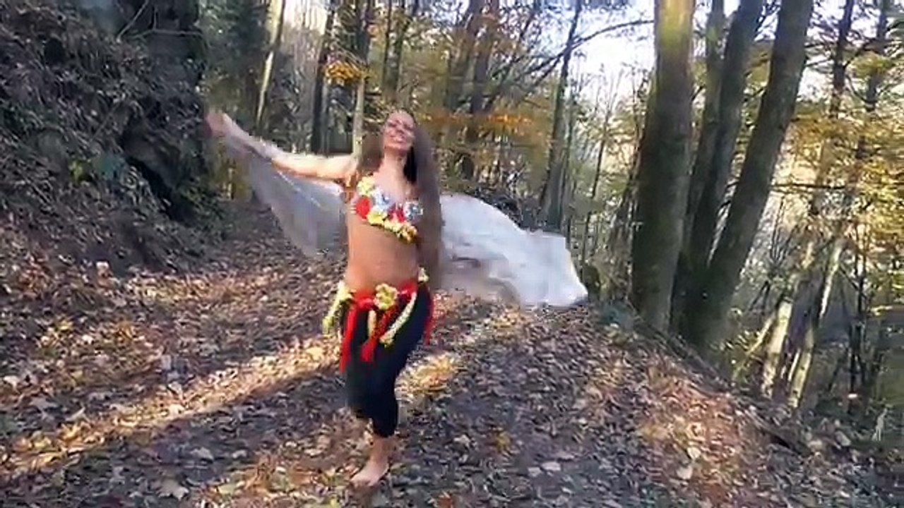 El Alem Allah - Amr Diab العالم الله - عمرو دياب - Isabella Belly Dance - HD