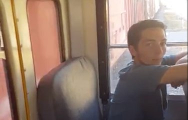 CHOC : Un train frôle un bus scolaire sur un passage à niveau