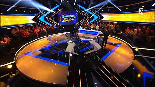 Voici les deux premières minutes de Samuel Etienne à la tête de Questions pour un champion qui vient d'être diffusé su