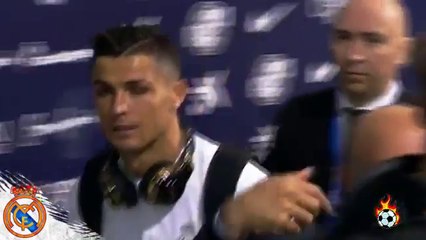Cristiano Ronaldo niega una foto a un jugador del Málaga • 2016