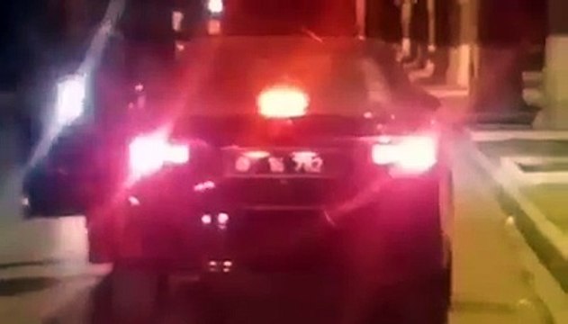 حصري الأن هذا ما يحدث داخل سيارة عسكرية إدارية...تفرجوا في لفضايح