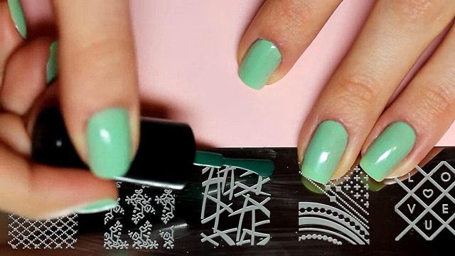 Маникюр Панда. Рисуем на ногтях акриловыми красками + Стемпинг - Cute Panda Nail Art