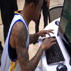 When guys commenting on girls pic