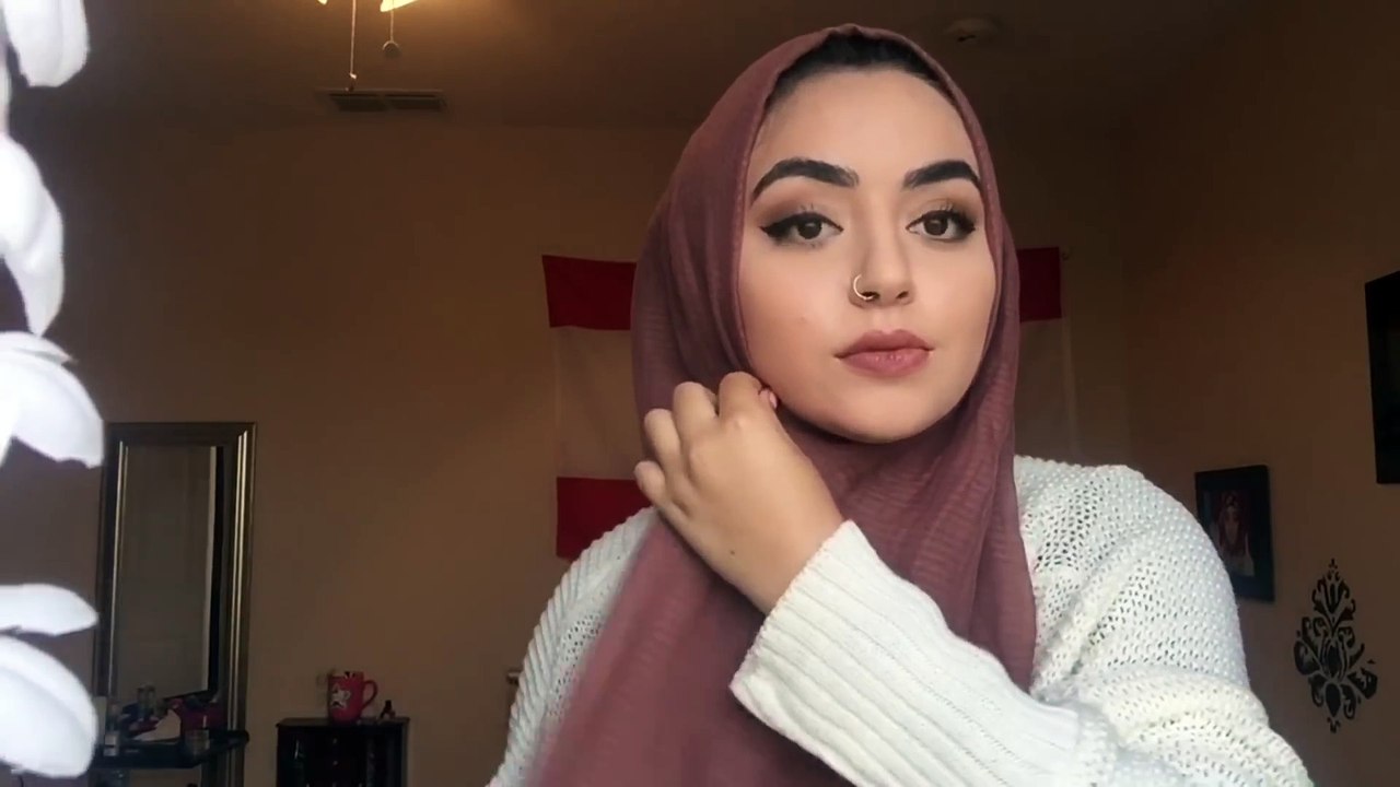 Simple Hijab Style - 2 Minutes Simple Everyday Hijab Style - Hijab Style - Quick and Simple - Easy Hijab Tutorial