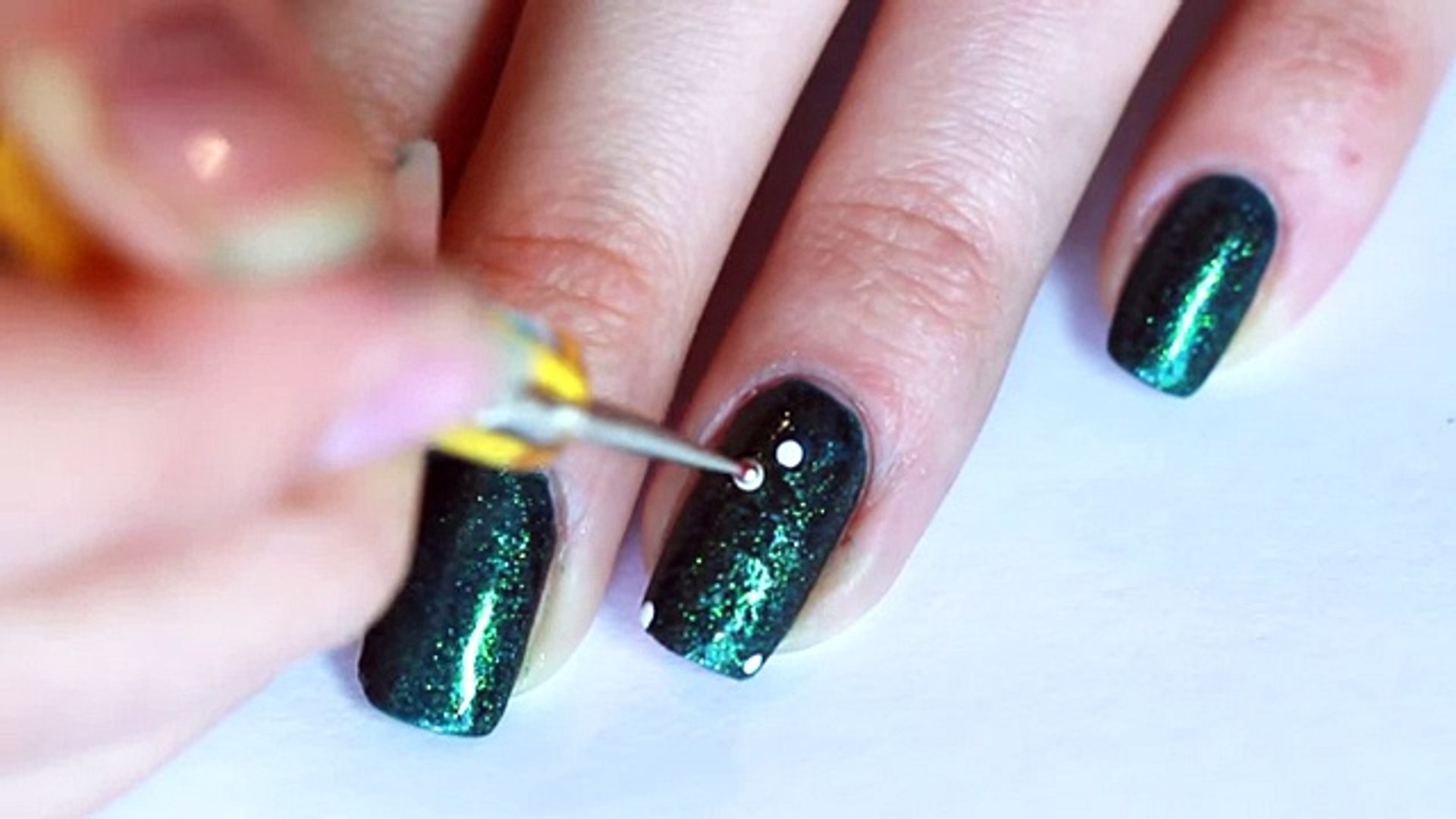 ⁣Простой маникюр Елочка дотсом + Обзор лака для ногтей Masura 904-93 - Winter Polka Dot Nails