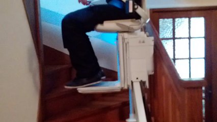 omment utiliser un fauteuil monte escalier acorn installe sur orleans 45