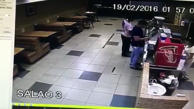 Robbery video Thief Had a Surprise During Robbery 19 02 2016