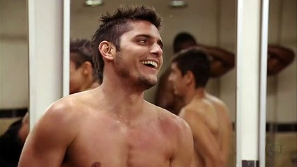 Jogadores do Divino tomam banho