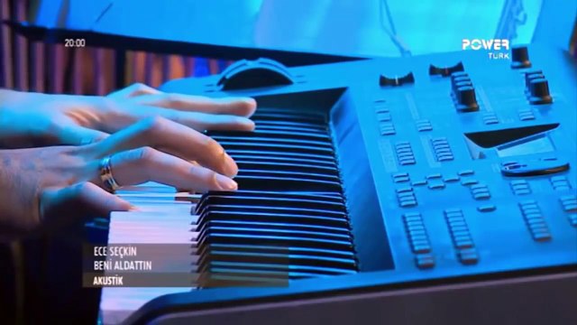 Ece Seçkin - Beni Aldattın (Powertürk Akustik)